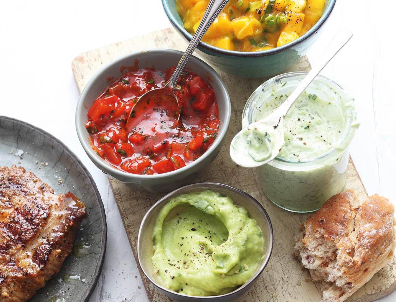 KnoblauchFrischkäseDip mit Gurke und Dill Kenwood Club