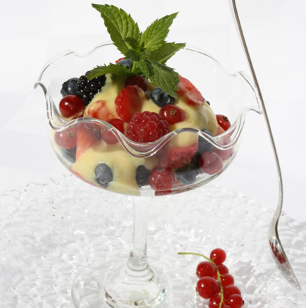 Apfelsaft-Zitronencreme mit Beeren: Apfelsaft-Zitronencreme Rezept ...