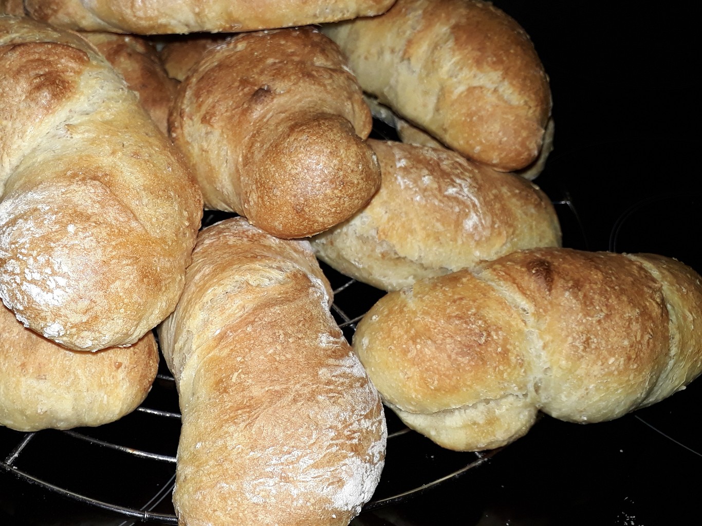 Dinkelbrötchen Rezept: Einfach und super lecker Dinkelbrötchen ... Dinkelbrötchen Rezept: Einfach und super lecker Dinkelbrötchen ...