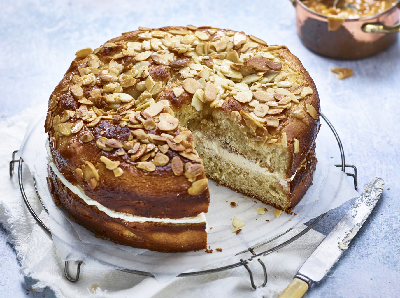 Bienenstich Rezept: Rezept für traditionellen Kuchen | Kenwood Club Bienenstich Rezept: Rezept für traditionellen Kuchen | Kenwood Club