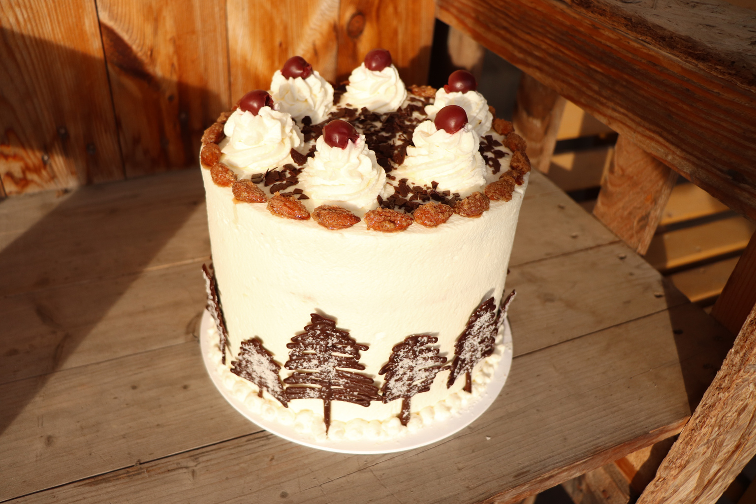 Moderne Schwarzwälder Kirschtorte im Weihnachtsstyle | Kenwood Club