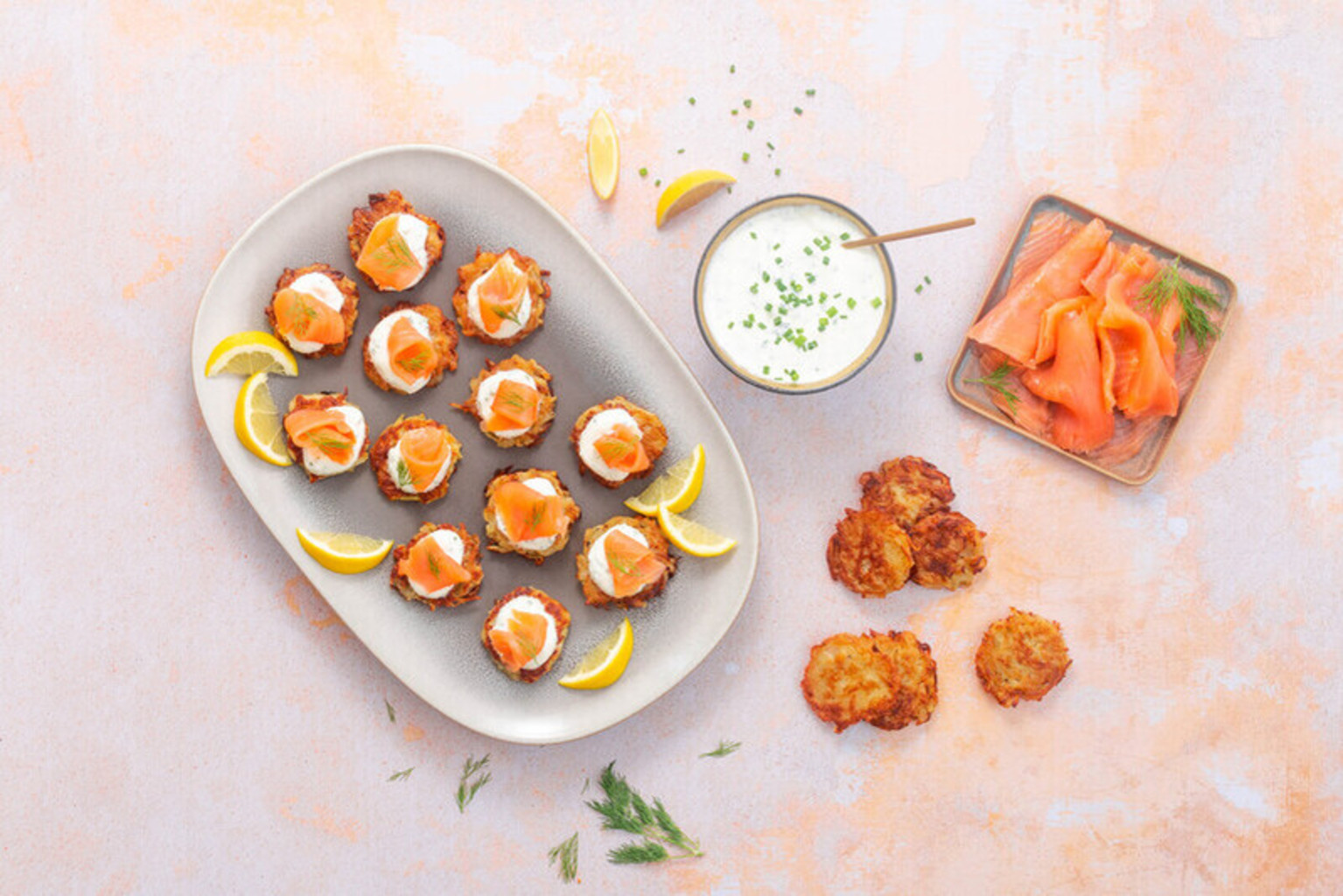 Kartoffelpuffer-Canapés mit geräuchertem Lachs und Sauerrahm | Kenwood Club