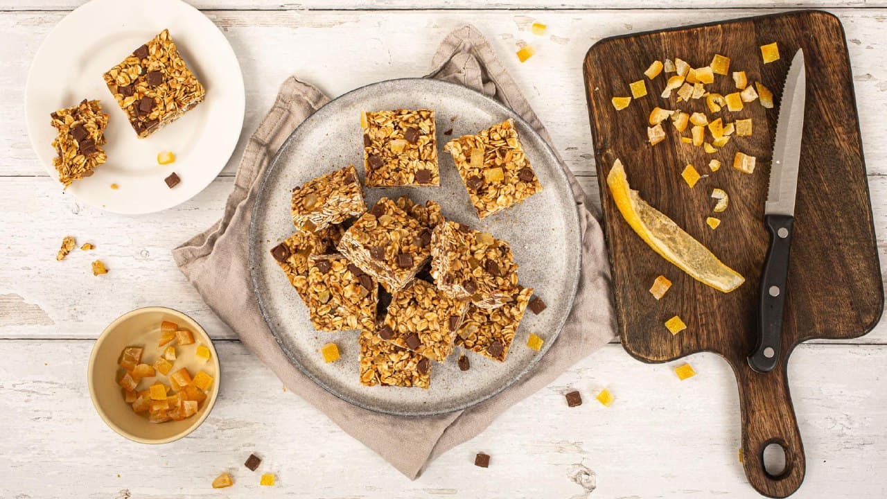Barrette all'avena con arancia e cioccolato