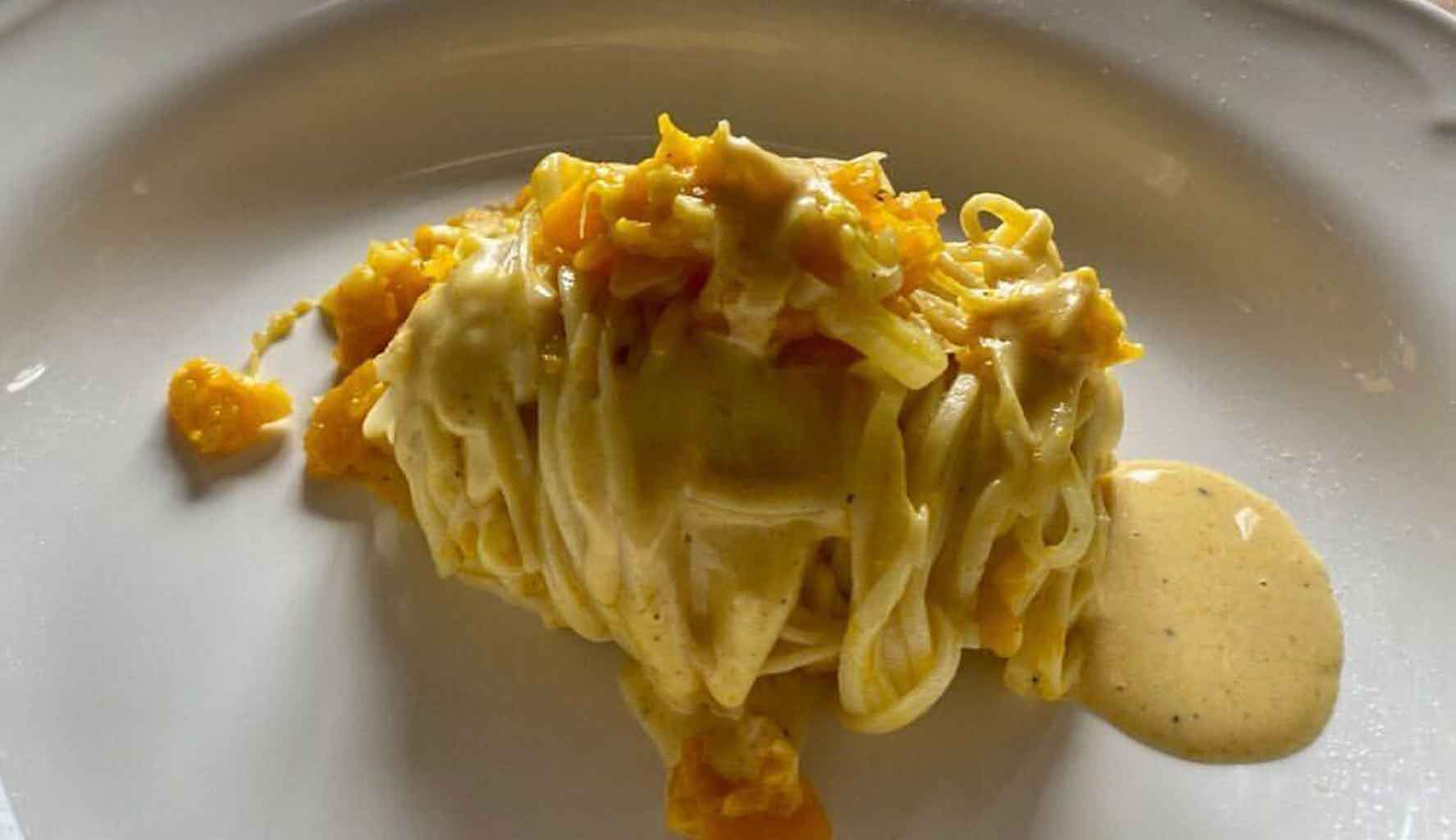Spaghetti vegani con verdure e crema alla curcuma | Kenwood Club