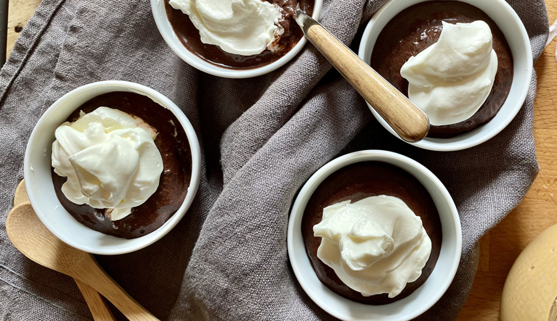 budino fatto in casa con cacao in polvere