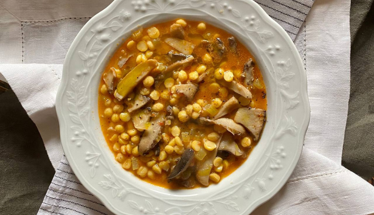 Minestrone con ceci e funghi