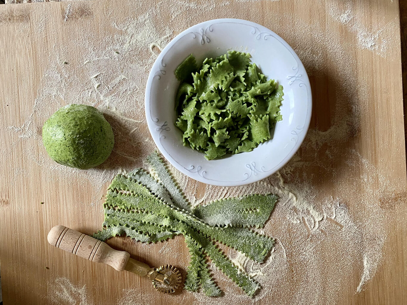 Felce Verde a Spina di Pesce Cravatta