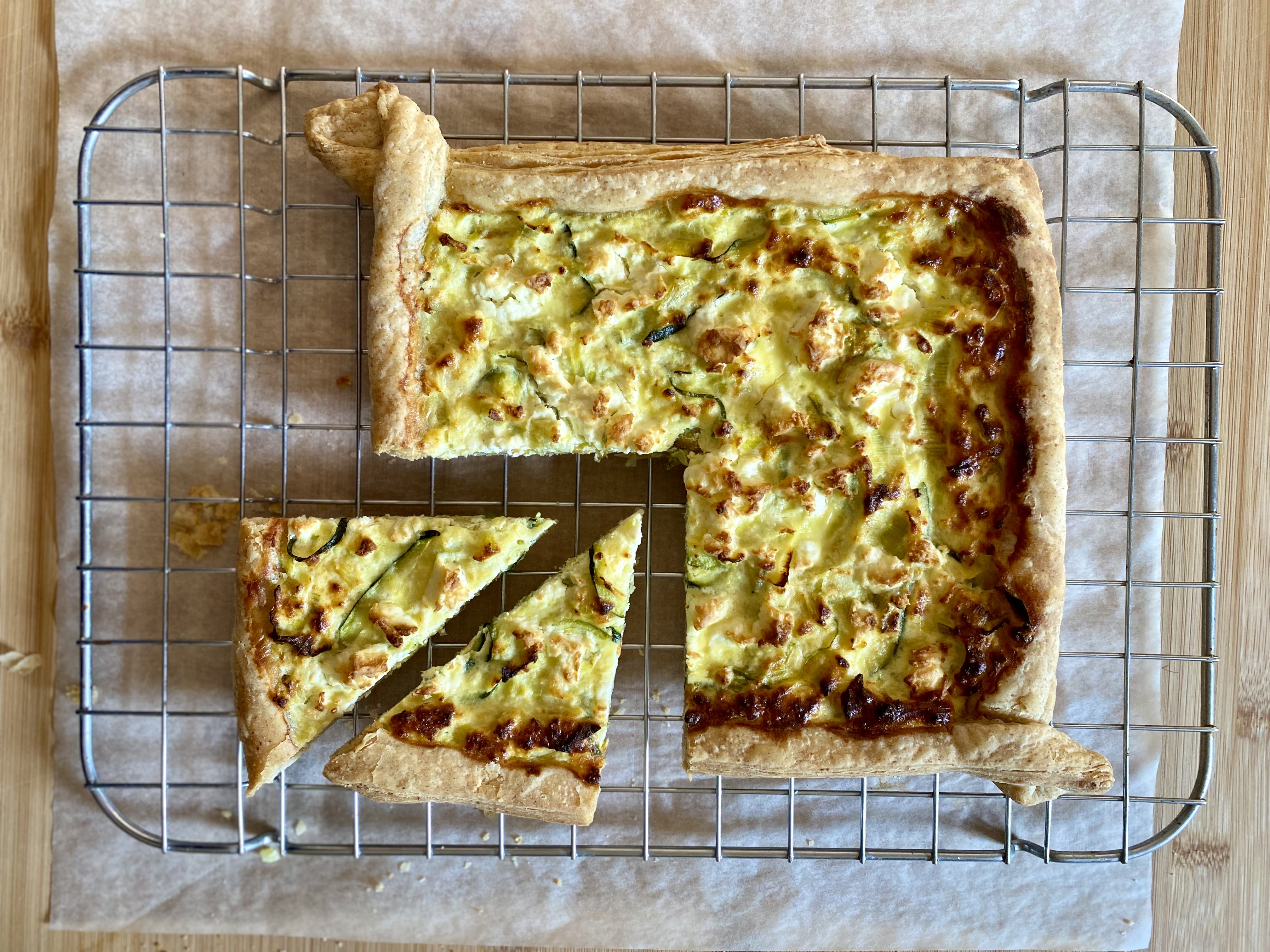 Sfoglia salata con zucchine, fiori di zucca e porro