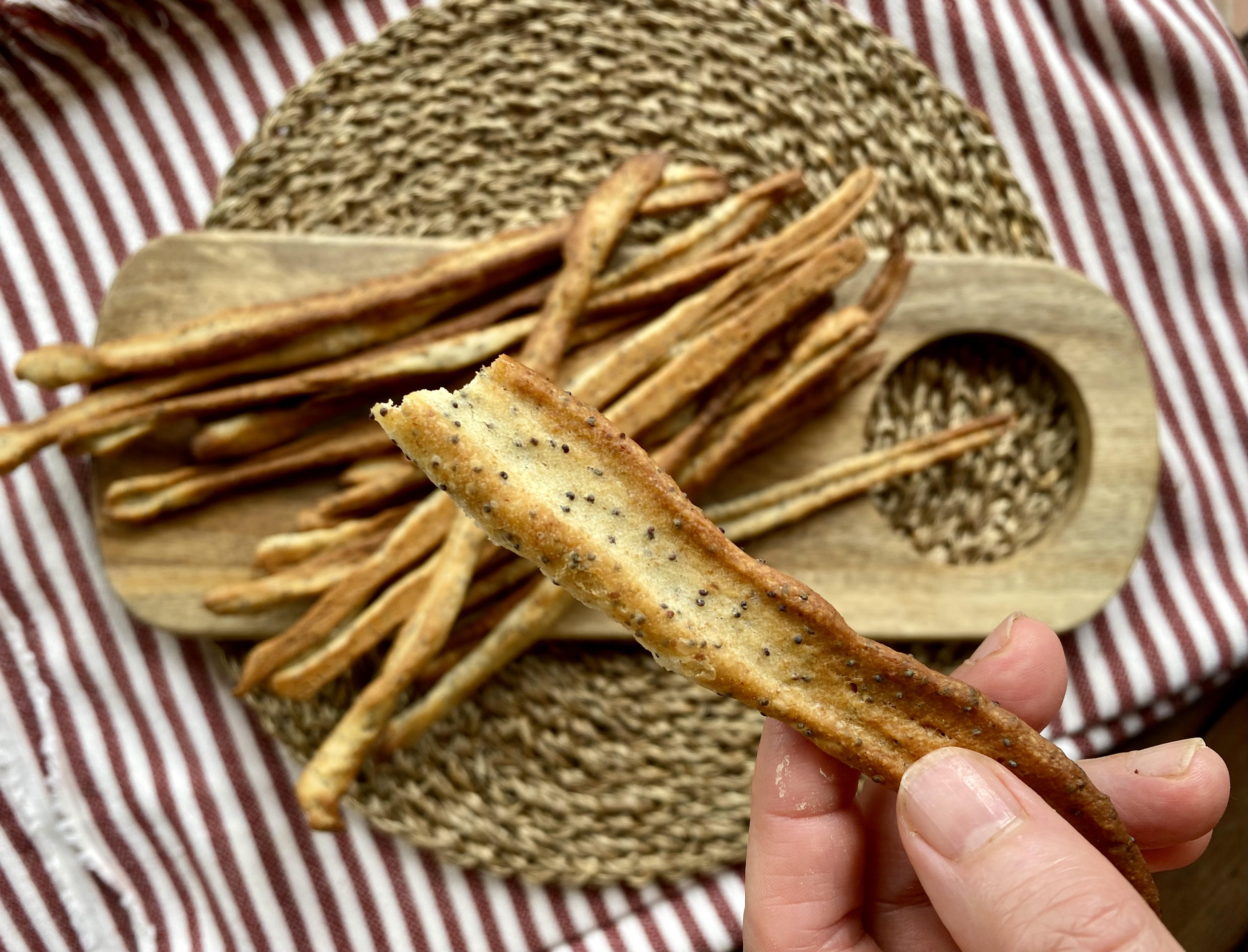 Grissini stirati con semi di papavero