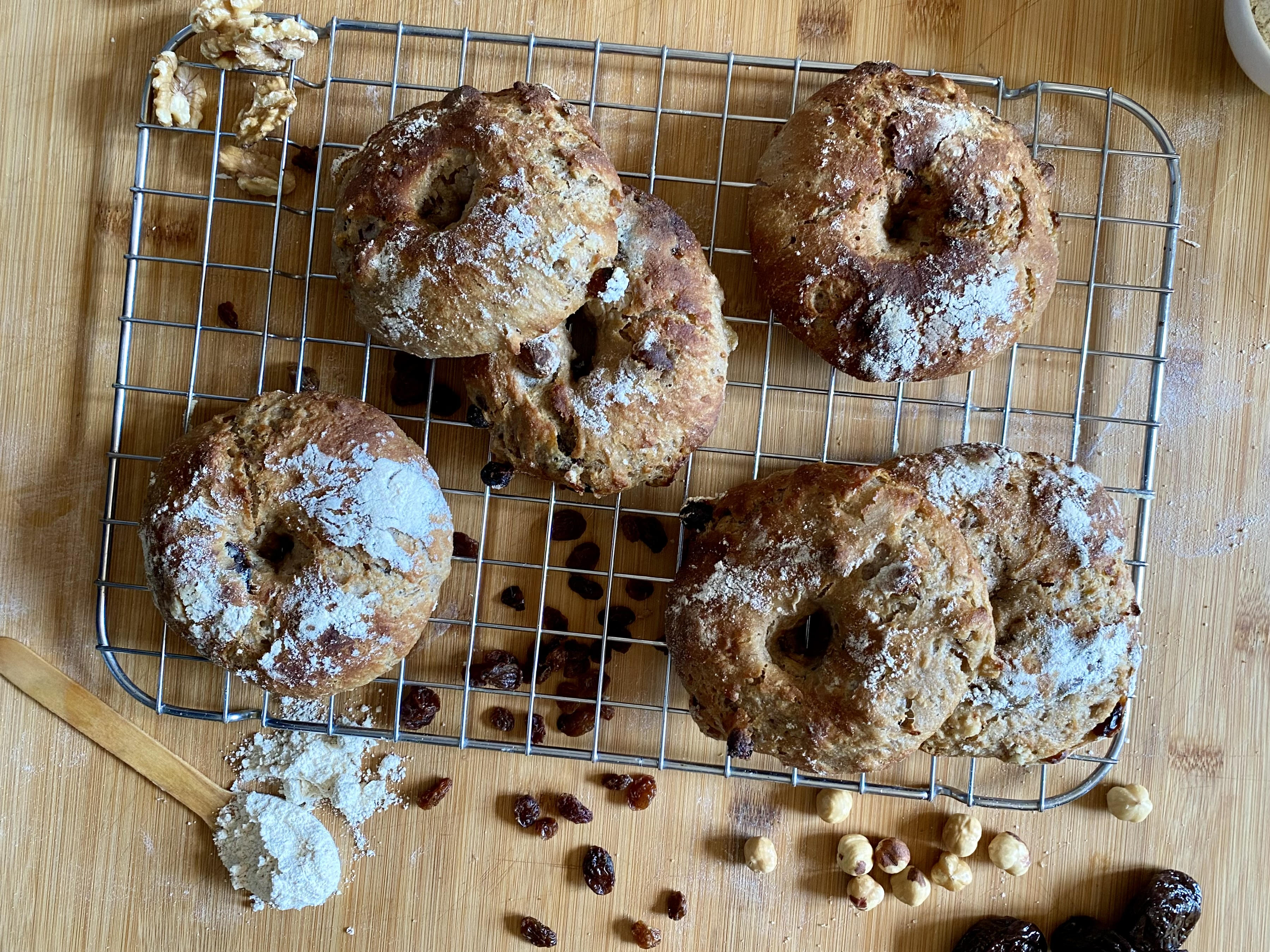 Ciambelline rustiche con castagne e frutta secca