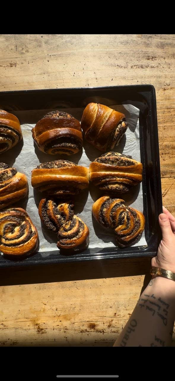 Brioche con semi di papavero e cannella